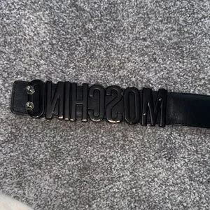 Moschino Sleek Black Logo Belt Moschino Logo Belt | Black | FARFETCH main image 2